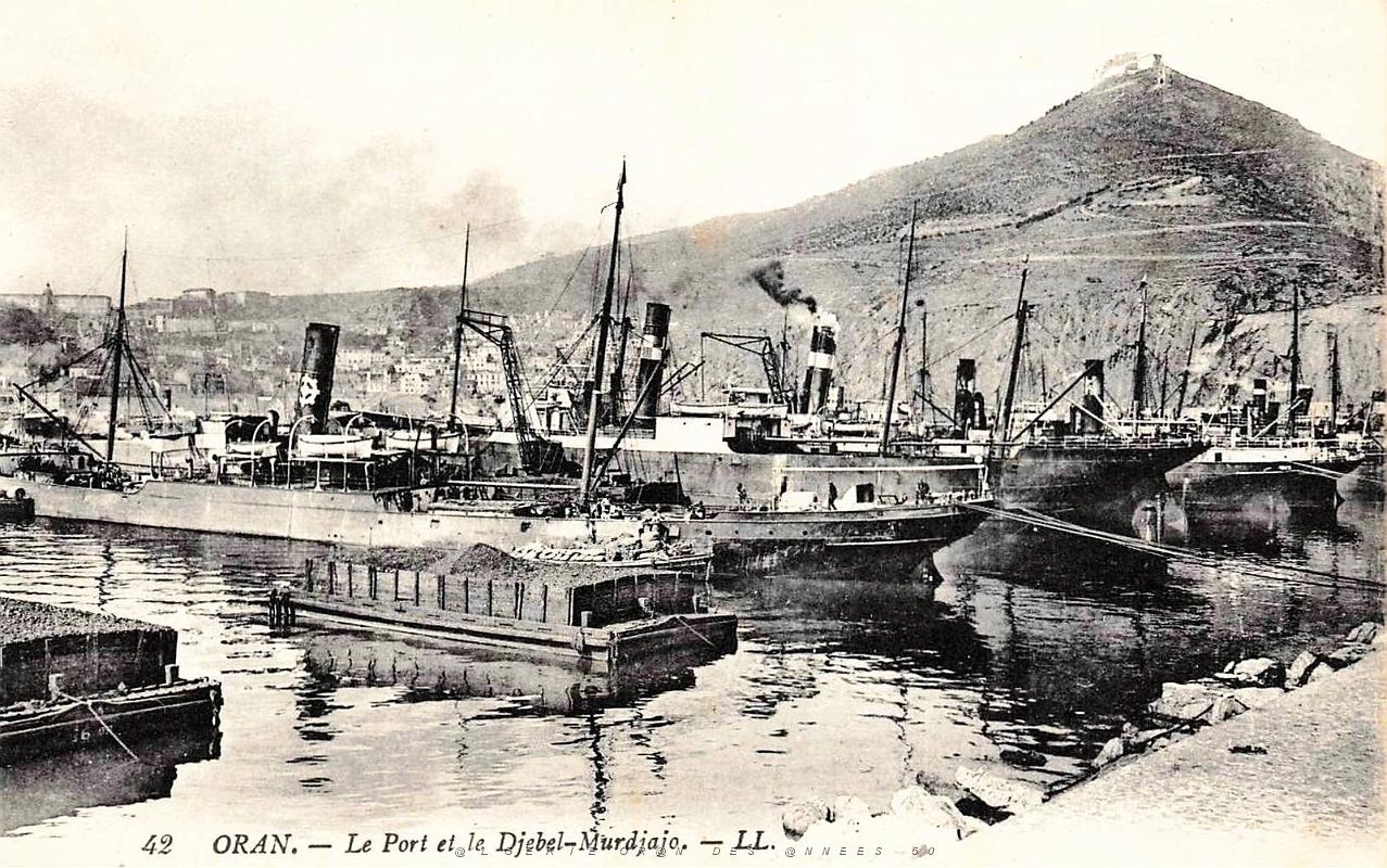 Oran - Le Port et le Djebel-Murdjadjo.jpg